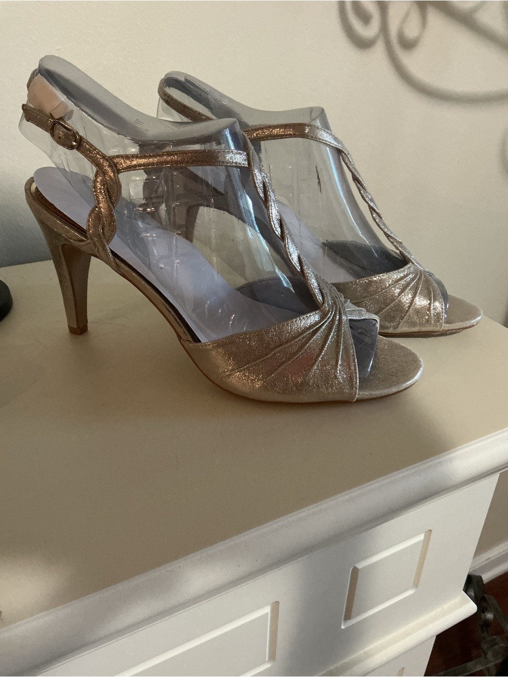 Kelly & Katie Shimmering Gold Slingback Ardeen  Heels Size 10 New
